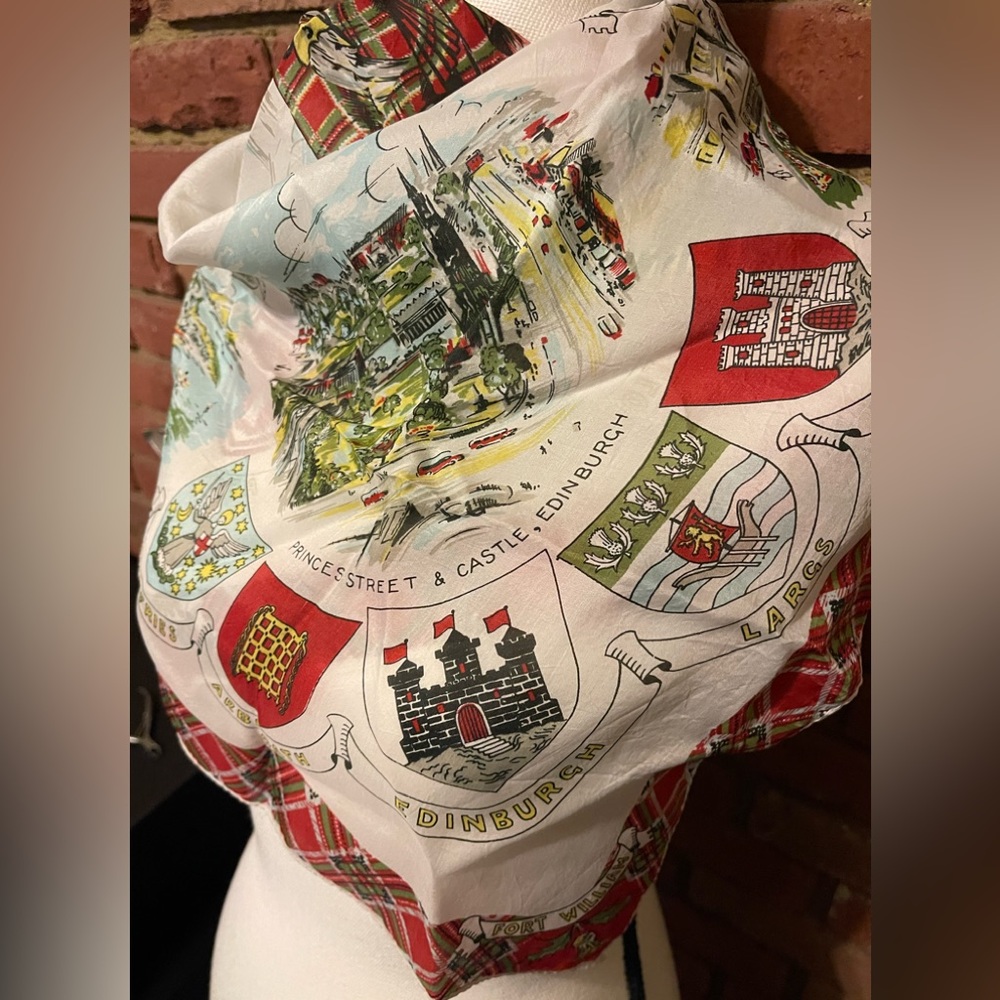🔥VINTAGE 🔥 large Silk Square Scottish scarf.
